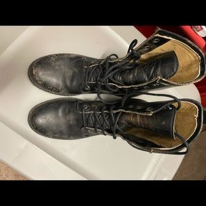 Women’s size 7 Frye boots. Barely worn.